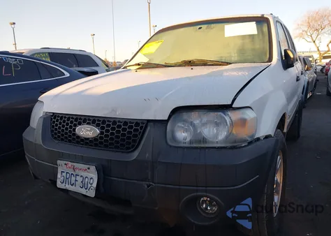 2006 Ford Escape Hybrid z USA, uszkodzony, nr VIN 1FMYU95H26KC28066